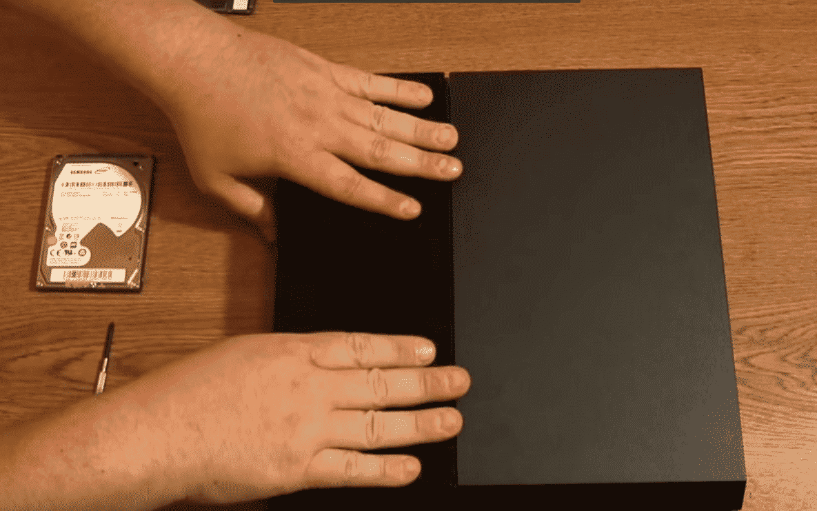 Changement de disque dur PS4 - cover - PS4 chauffe - tuto